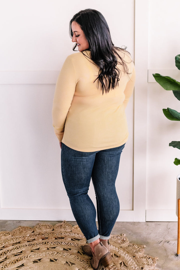 Long Sleeve Henley Top In Pineapple Cream