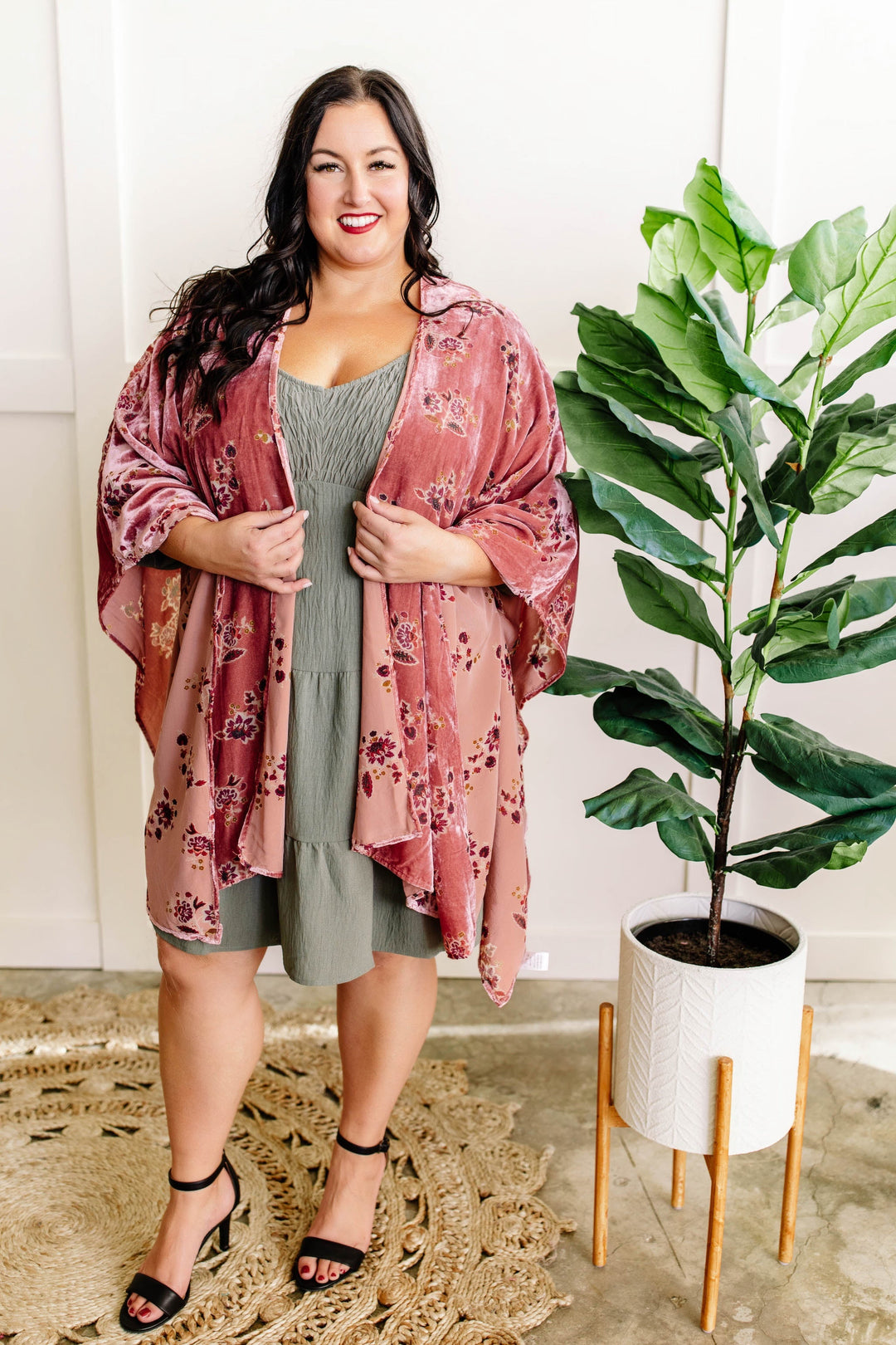 Ultra Soft Velvet Floral Kimono In Dusty Pink